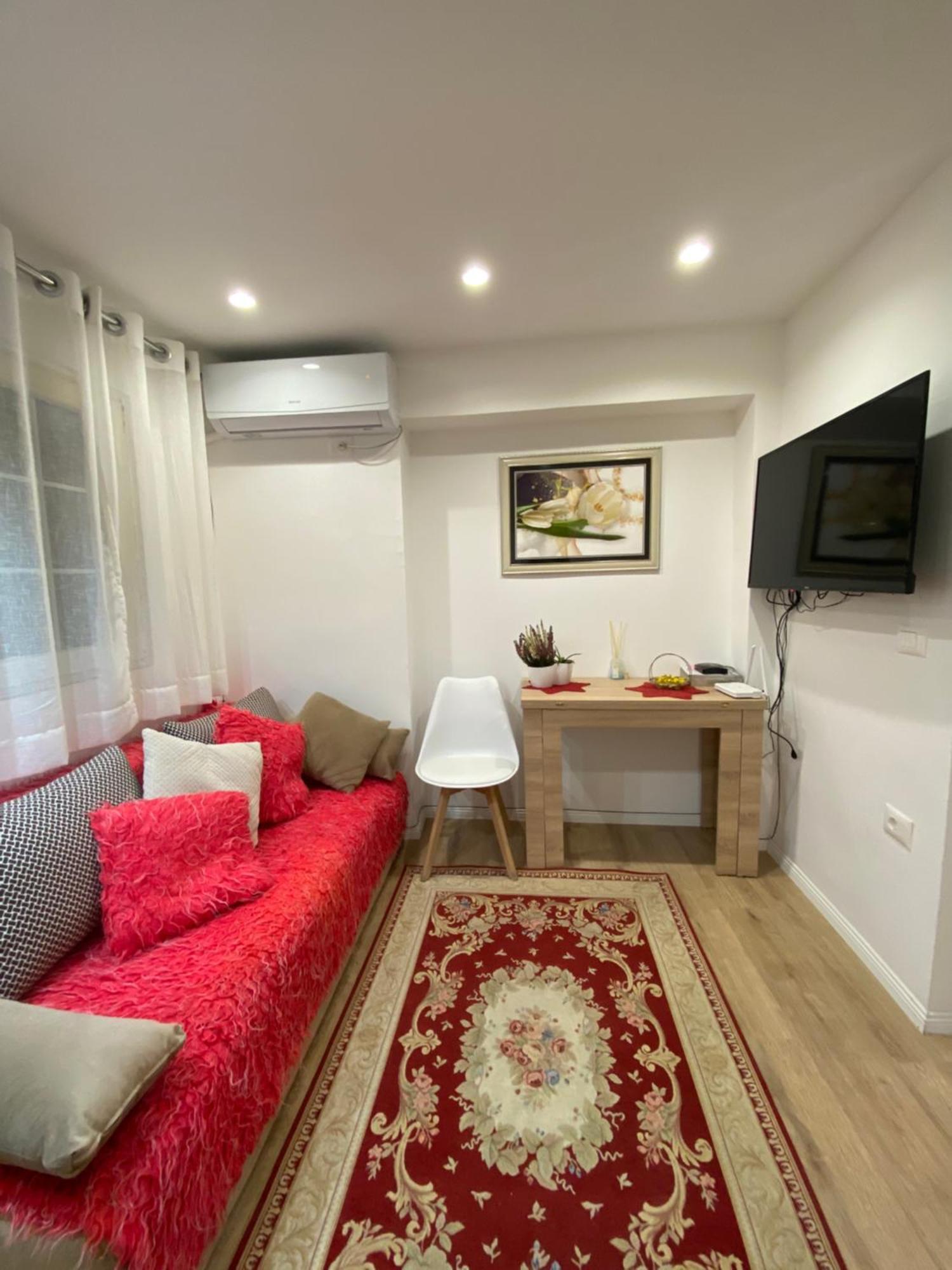 Central Welcoming Apartment In Tirana Exterior photo